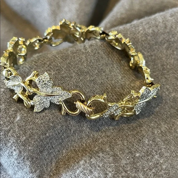 Sarah Coventry Two-toned Leaf Bracelet - Picture 3 of 6
